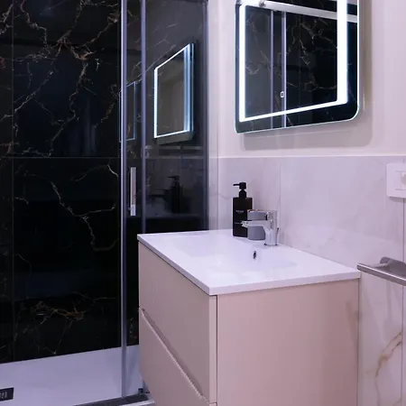 Marconi 34 - Eleganza E Comodita In Pieno Centro Storico Bolonia