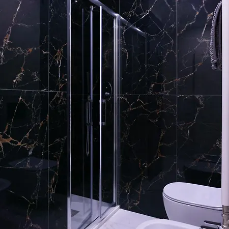 Marconi 34 - Eleganza E Comodita In Pieno Centro Storico Lejlighed